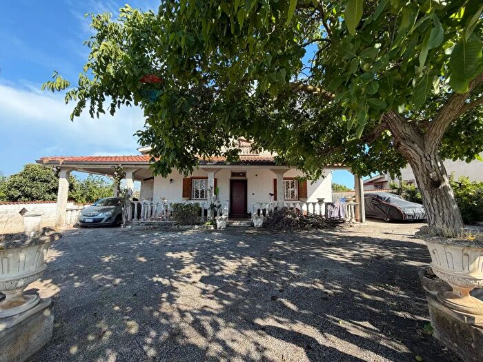 Casa trilocale in vendita in Via Monte Sirino, Aprilia