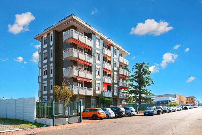 Appartamento quadrilocale in vendita in Via della Resistenza, Buccinasco