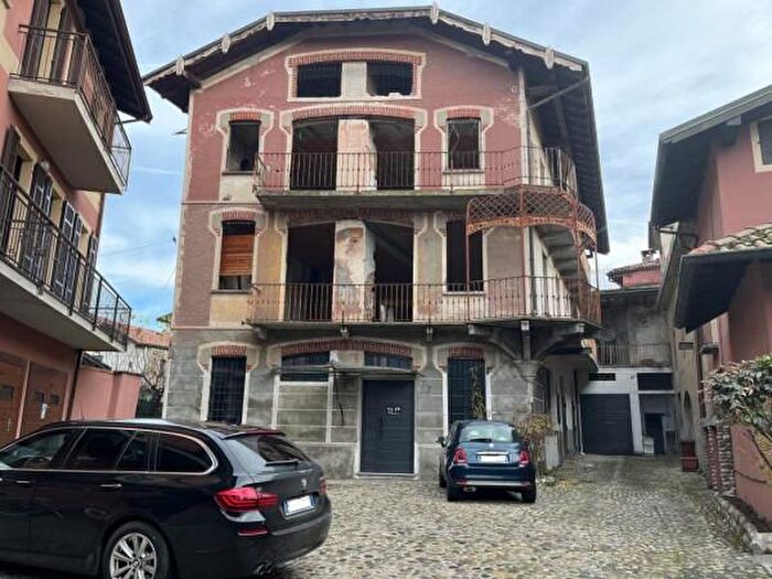 Casa trilocale in vendita in Via Settemb, Sesto Calende