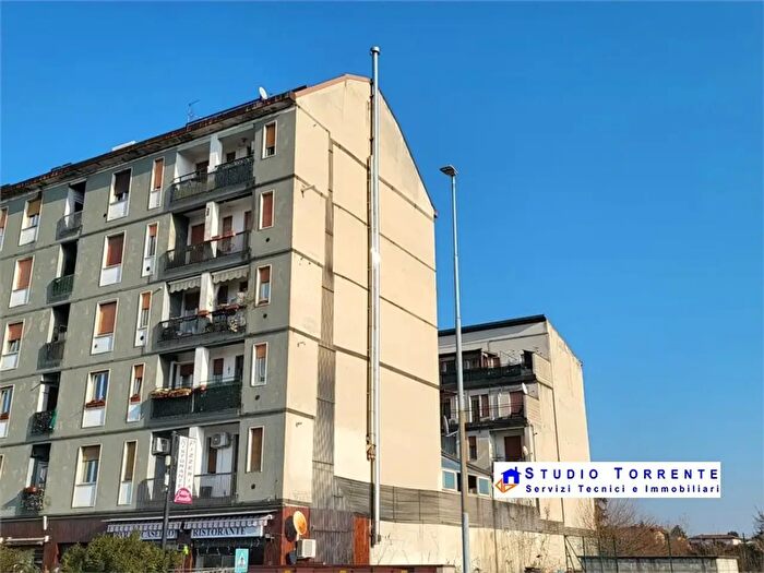 Appartamento bilocale in vendita in Via Valera, Garbagnate Milanese