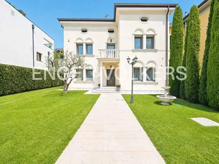 Casa con 6 locali in vendita in Via Monte Peralba, Conegliano