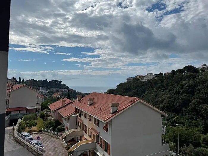 Casa con 6 locali in vendita in Via Loreto Alta, Alassio