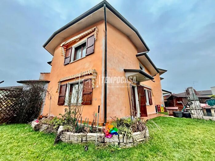 Casa con 5 locali in vendita in Porto Mantovano