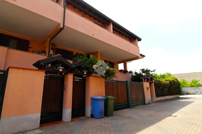 Casa quadrilocale in vendita in Via Don Minzoni, Sedriano