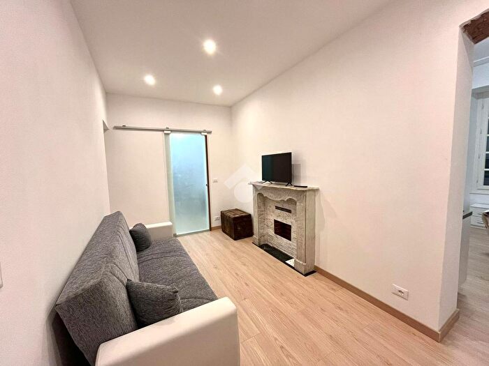 Appartamento quadrilocale in vendita in Via di S Bernardo, Genova