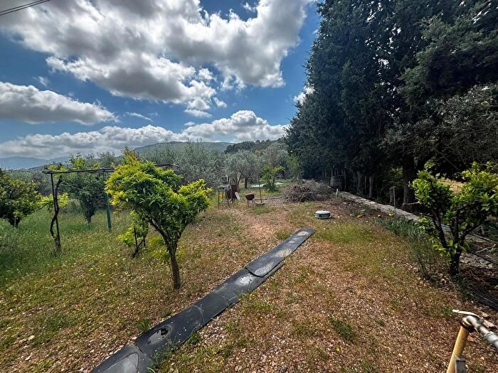 Casa con 8 locali in vendita in Frazione Is Cherchis Snc, Narcao