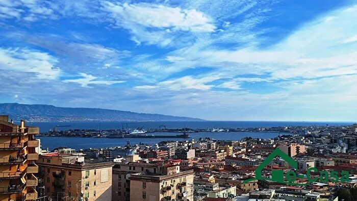 Appartamento trilocale in vendita in Via Ogliastri, Messina