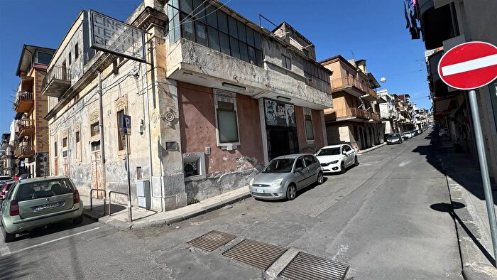 Appartamento con 10 locali in vendita in Principessa di Piemonte Anglo Via IV Novembre Scordia, Scordia