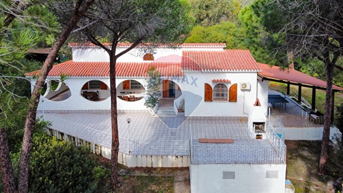 Casa quadrilocale in vendita in Località Cala Bernardini, Pula