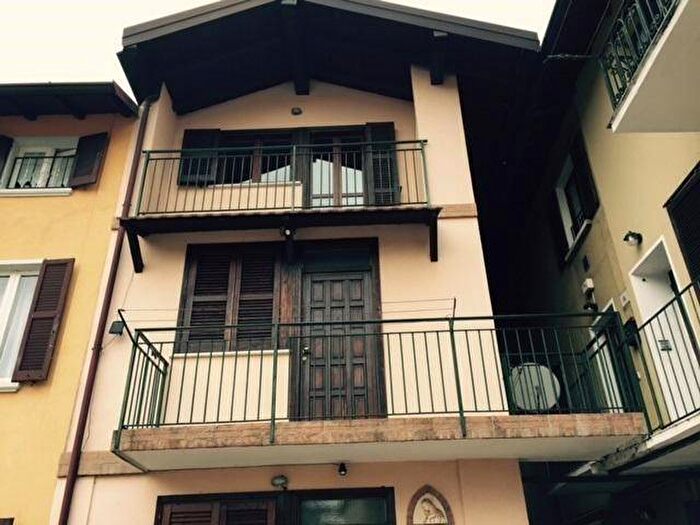 Appartamento trilocale in affitto in Via Tarvisio, Valle Olona, Varese