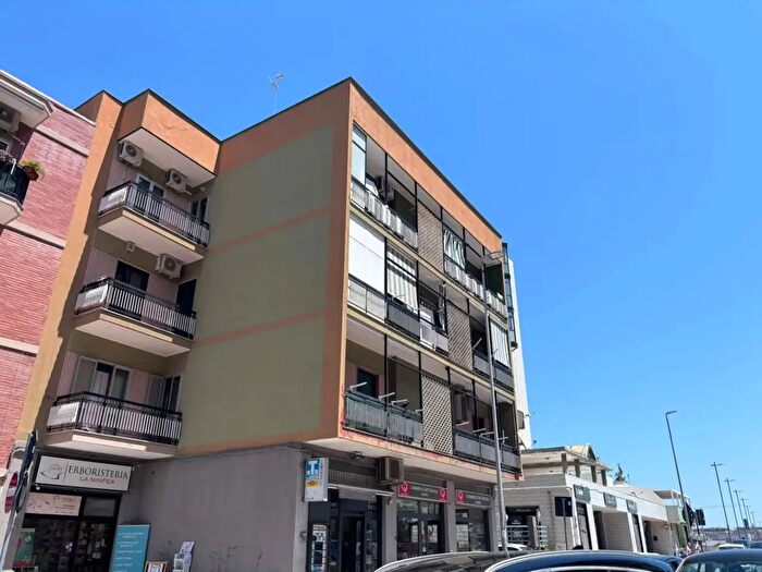 Appartamento trilocale in vendita in Via N Rota, Bari