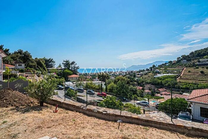 Casa trilocale in vendita in Bordighera