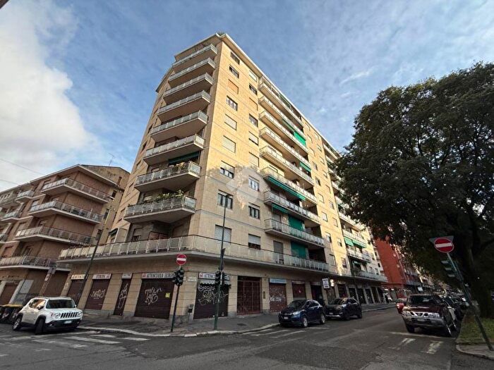 Appartamento quadrilocale in affitto in Corso Bernardino Telesio, Parella, Torino