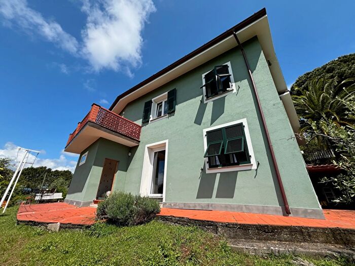 Casa con 6 locali in vendita in La Spezia
