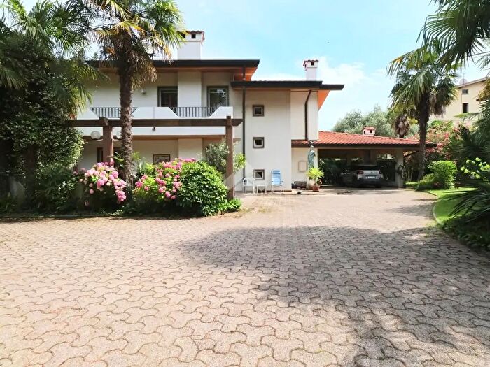 Casa quadrilocale in vendita in Viale Liberta', Cividale Del Friuli