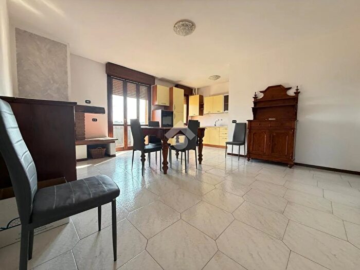 Appartamento trilocale in vendita in Desenzano Del Garda