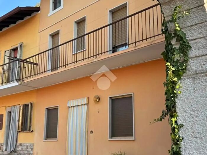 Casa quadrilocale in vendita in Via Disciplina, Rezzato