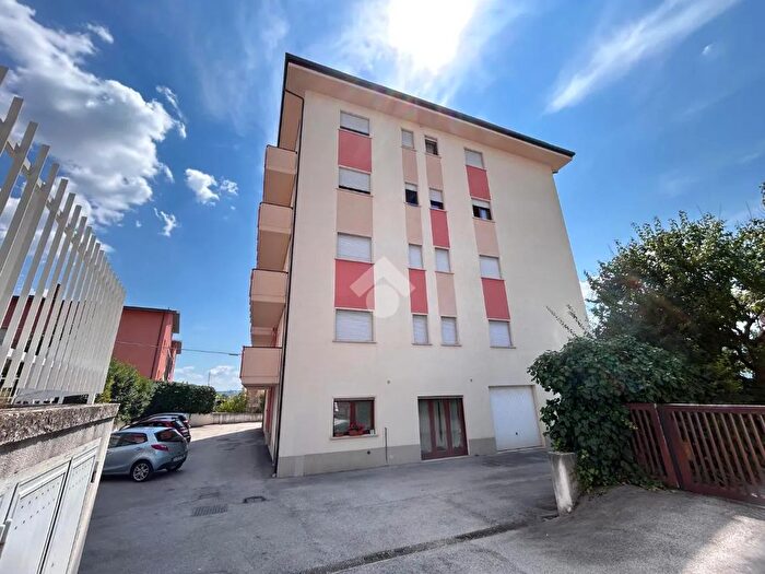 Appartamento quadrilocale in affitto in Via Antica Arischia, LAquila