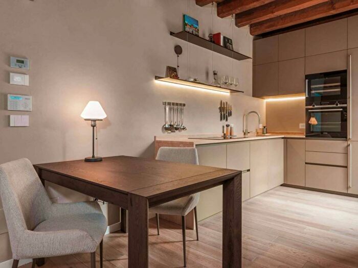 Appartamento bilocale in affitto in Via Bonaventura Zumbini, Famagosta, Milano