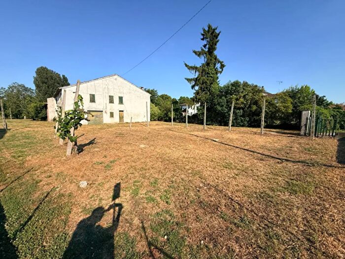 Casa con 6 locali in vendita in Borgo Mantovano