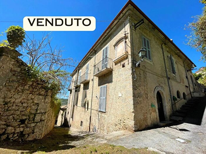 Appartamento con 9 locali in vendita in Vicolo Santa Croce Arpino Frosinone, Arpino
