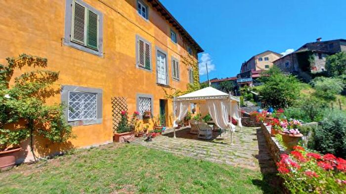 Casa con 6 locali in vendita in Coreglia Antelminelli