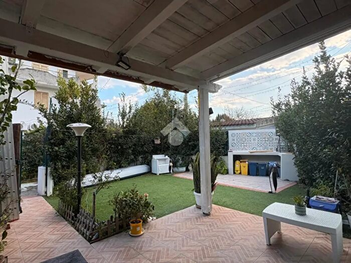 Appartamento trilocale in vendita in Via delle Mimose, Sellia Marina