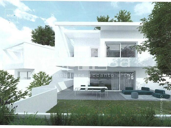 Appartamento quadrilocale in vendita in Via Piave Snc, Treviso