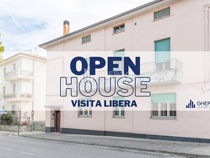 Appartamento con 6 locali in vendita in Via Repubblica, Centro, Santa Maria Nuova