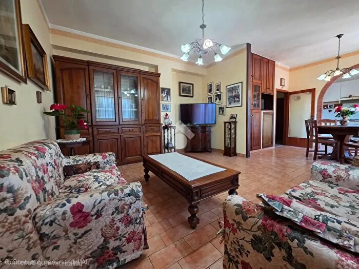Appartamento con 5 locali in vendita in Via Angelo Costanzi, Orvieto