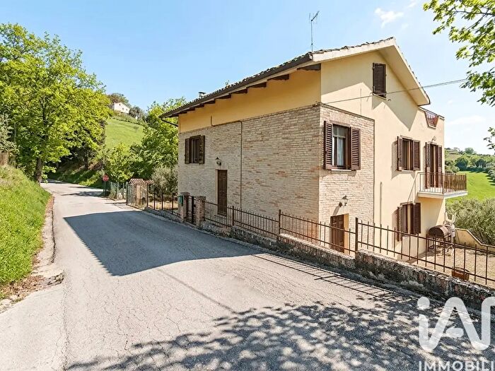 Casa con 9 locali in vendita in Via SantAntonio, Mogliano