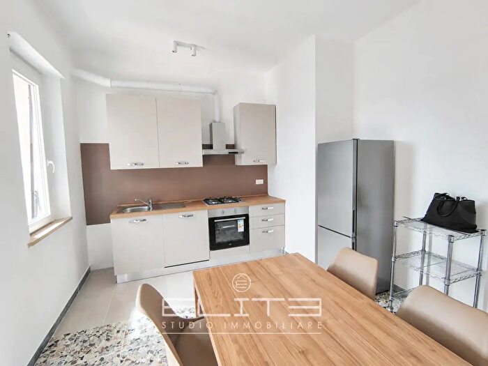 Appartamento quadrilocale in vendita in Via Angelini, Ancona