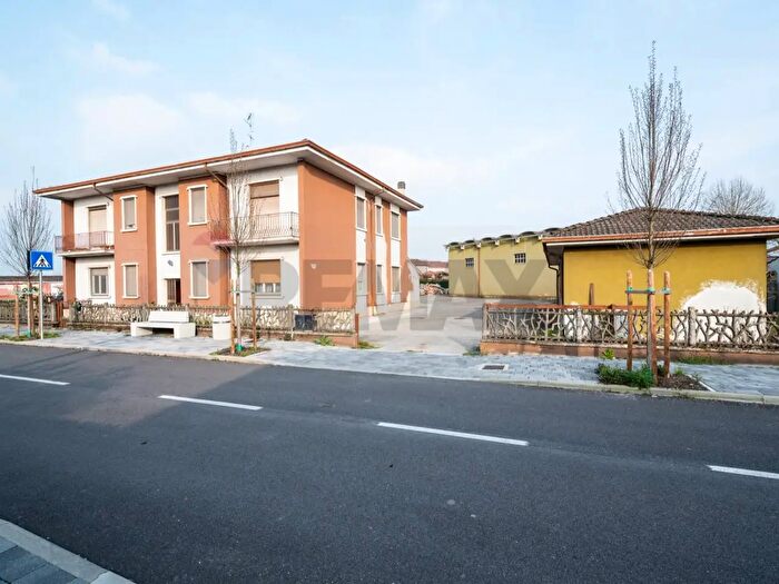 Case in Vendita e in Affitto - 3