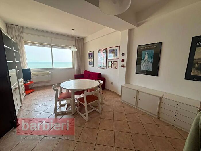 Appartamento trilocale in vendita in Viale Forlì, Cervia