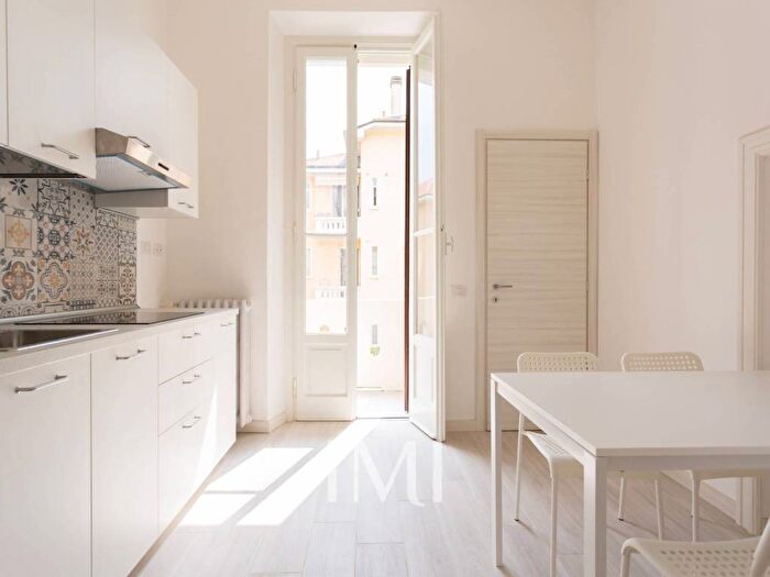 Appartamento trilocale in affitto in Via Giosuè Borsi, Navigli Darsena, Milano