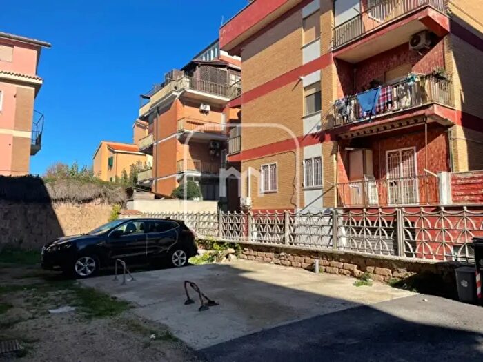 Appartamento bilocale in vendita in Viale Francia, Pomezia