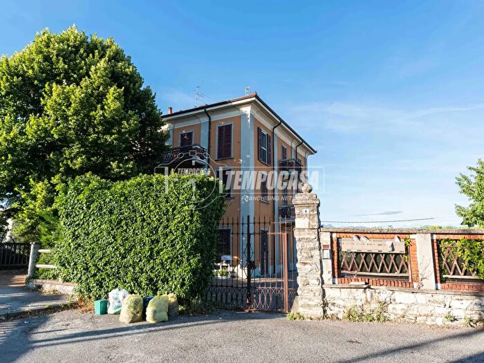 Case in Vendita e in Affitto - 3