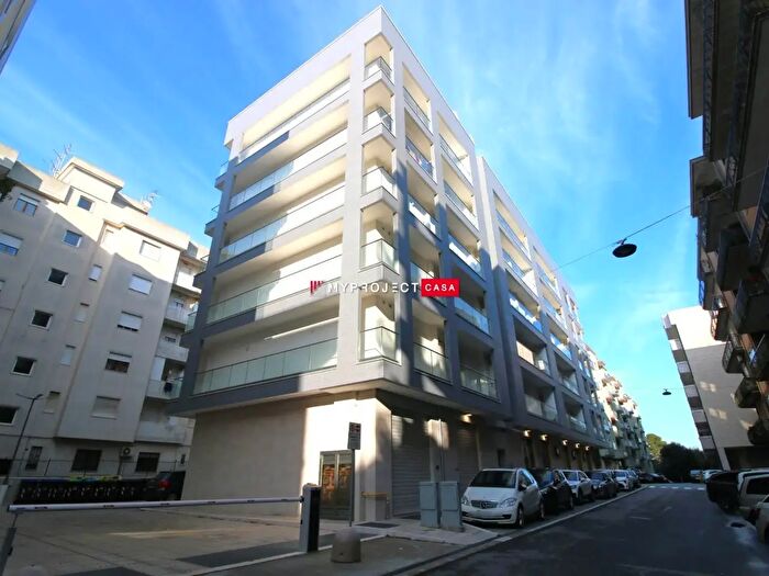 Appartamento trilocale in affitto in Via Francesco Petrarca, Martina Franca