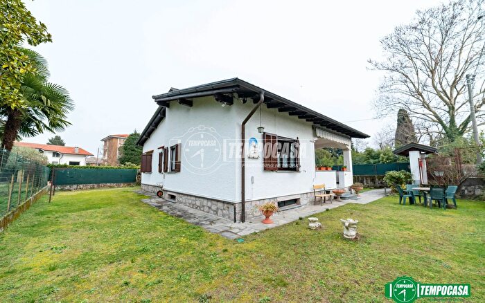 Casa trilocale in vendita in Via Campi Elisi, Lesa