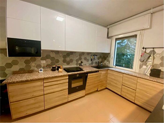 Appartamento con 5 locali in affitto in VIA MONTE NERO, Mestre, Venezia