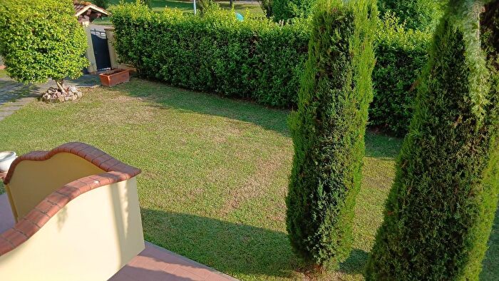 Casa con 10 locali in vendita in Vecchiano