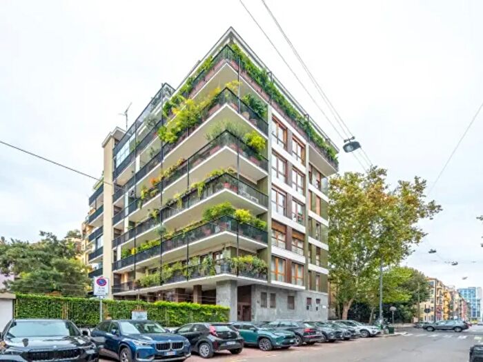 Appartamento con 6 locali in vendita in Via Mosè Bianchi, Milano