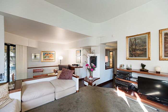 Appartamento trilocale in vendita in Piazza Gran Paradiso, Milano