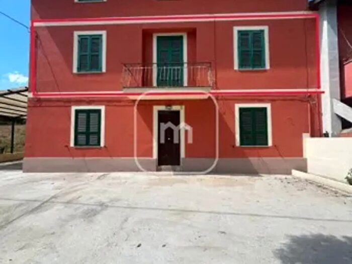 Appartamento con 5 locali in vendita in Via Latina, Colleferro