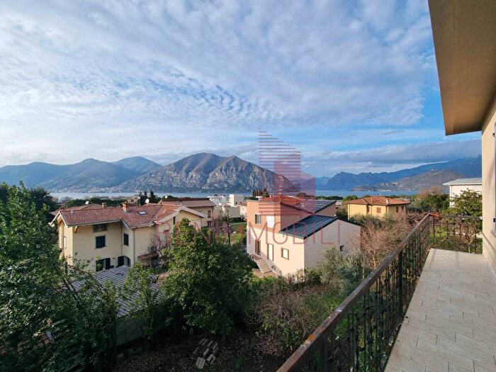 Appartamento trilocale in affitto in Via Silvio Bonomelli, Centro, Iseo