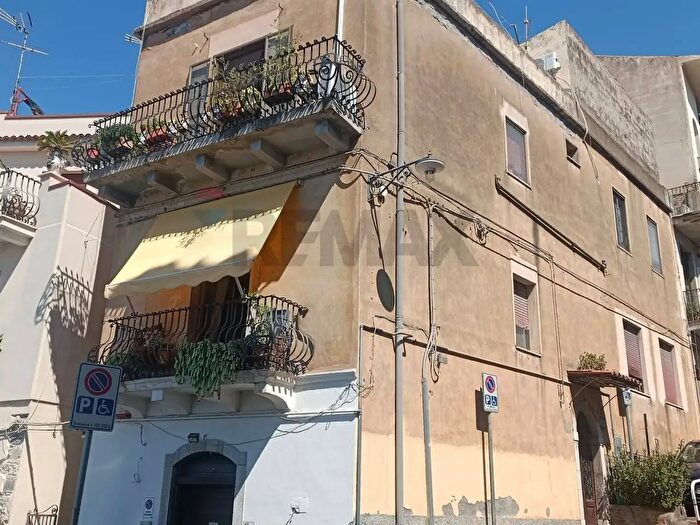 Appartamento con 6 locali in vendita in Taormina