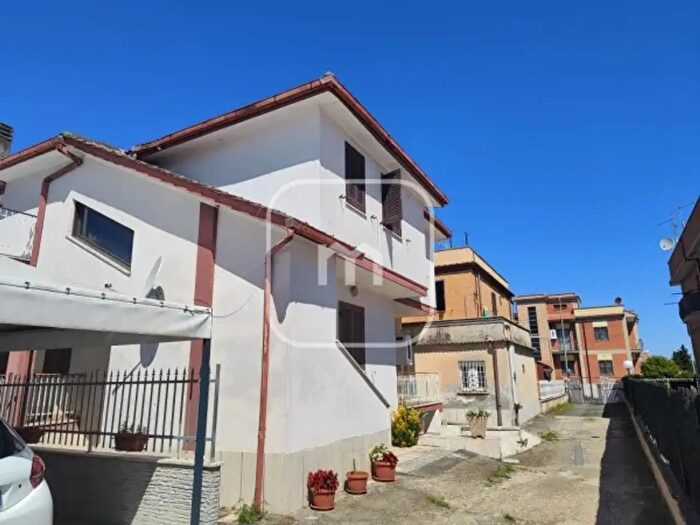 Appartamento quadrilocale in vendita in Via della Riserva Nuova, Roma