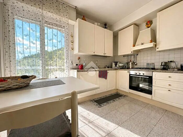 Appartamento quadrilocale in vendita in Via Braie, Camporosso