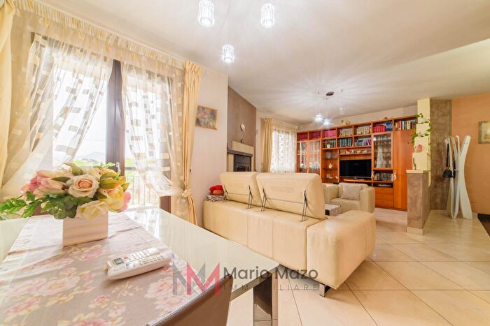 Casa con 5 locali in vendita in Via Furchi, Striano