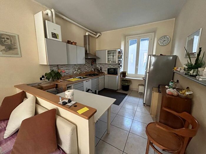 Appartamento trilocale in vendita in Via Milano, Como